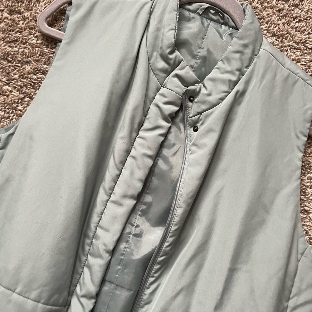 Mint Green Vest EUR 46- US Small, Perfect Condition